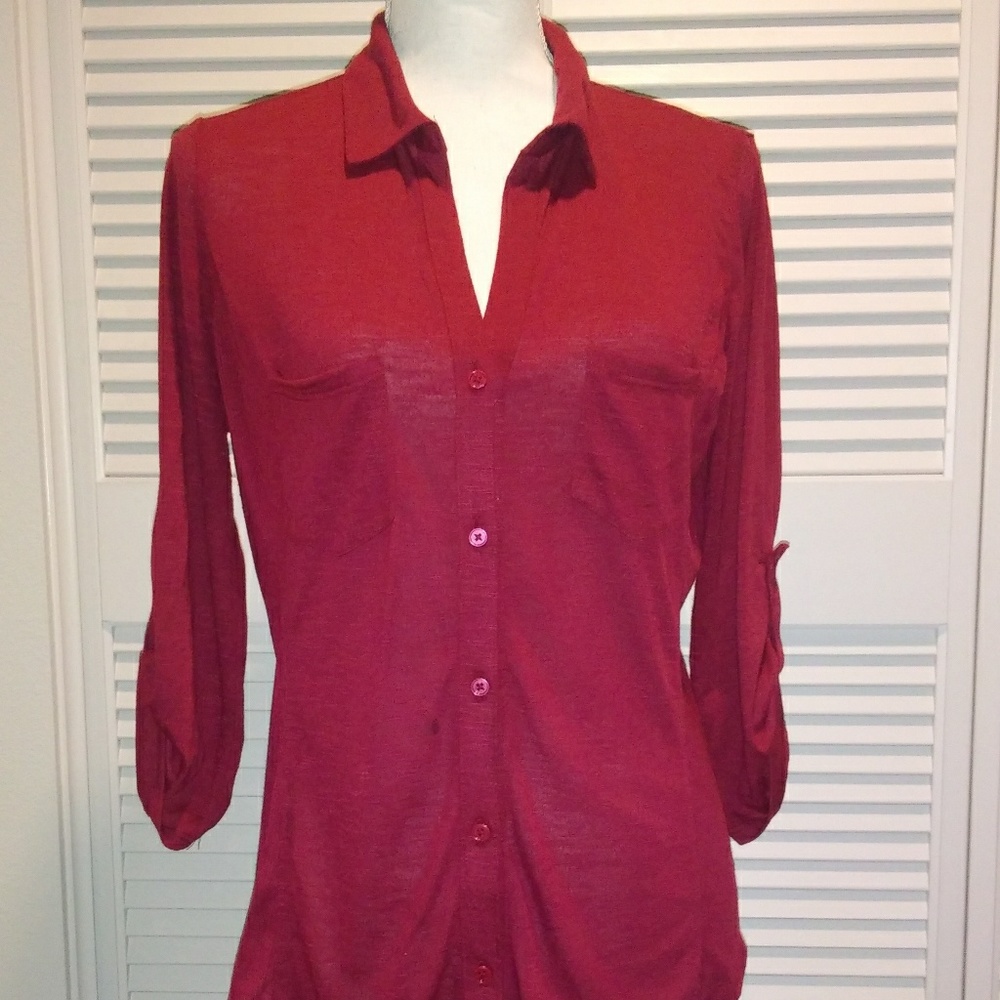 Long sleeve button down shirt (NEW/NAME BRAND)